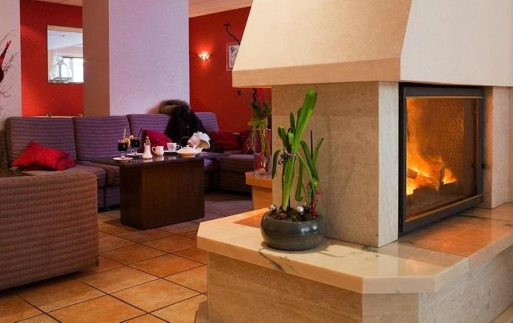 לוז-סן-סובר Hotel Le Montaigu מראה חיצוני תמונה